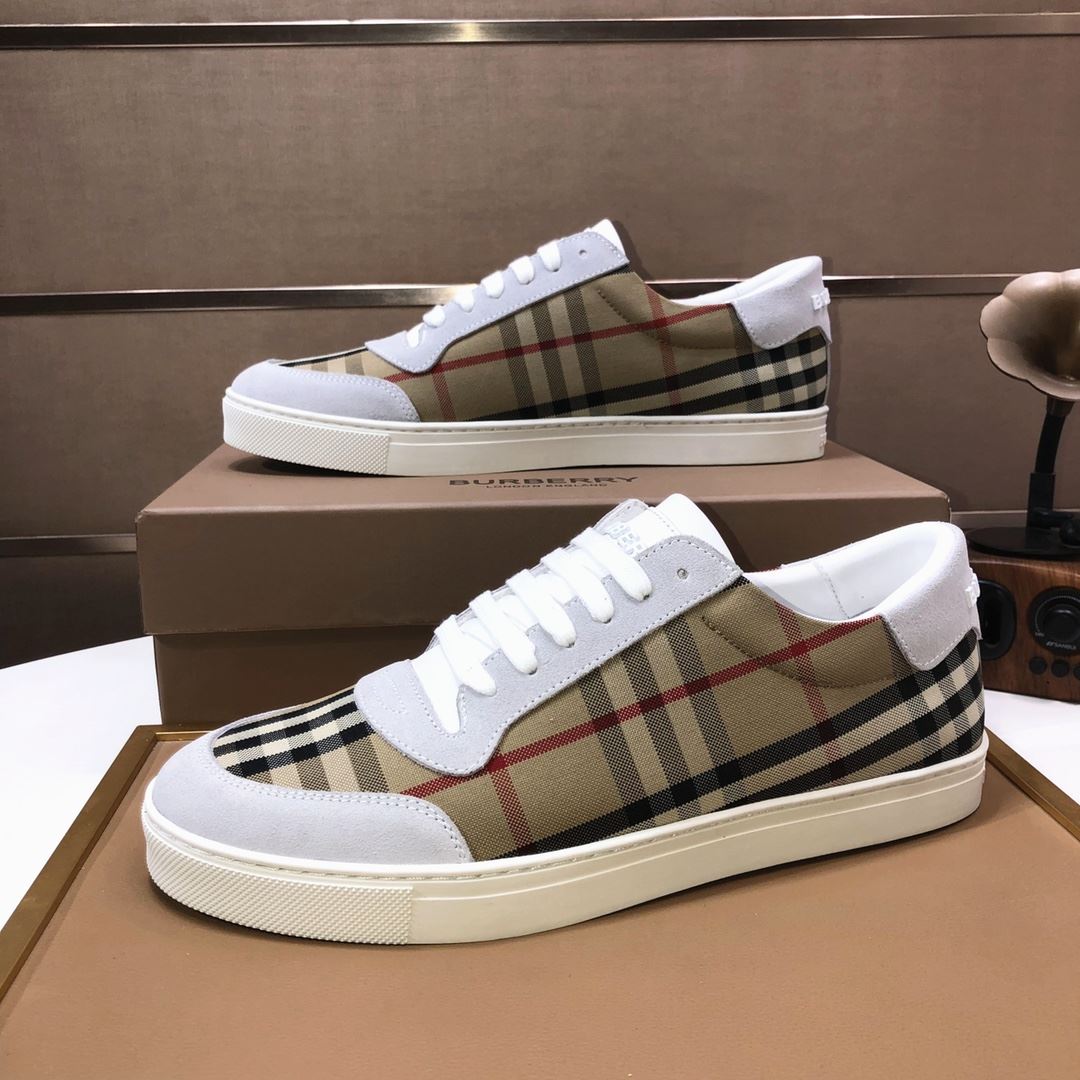 Burberry Low Shoes